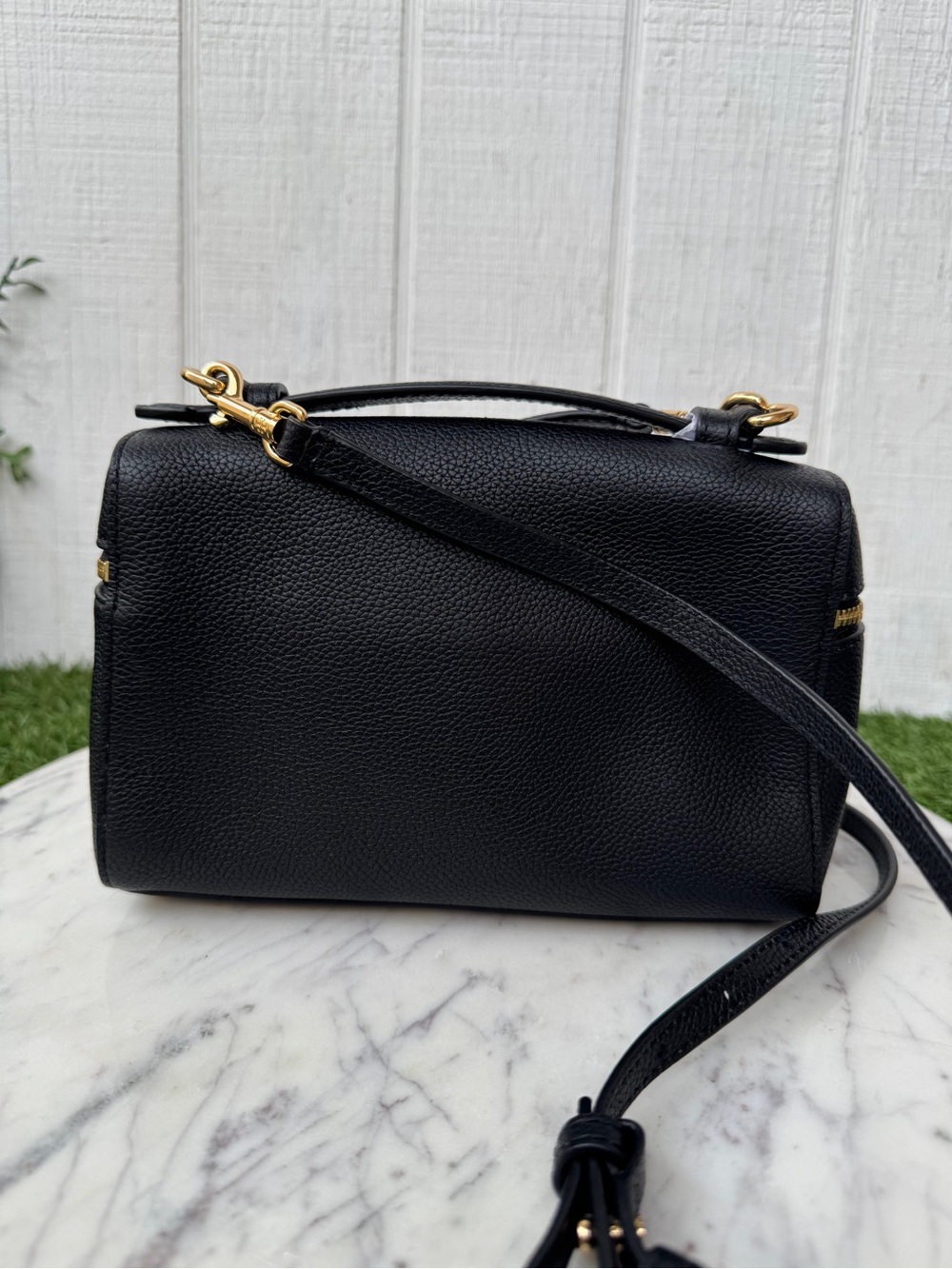 TORY BURCH SLIM ROMY TOP HANDLE
BAG in Black Leather Crossbody Bag like new - Picture 10 of 16